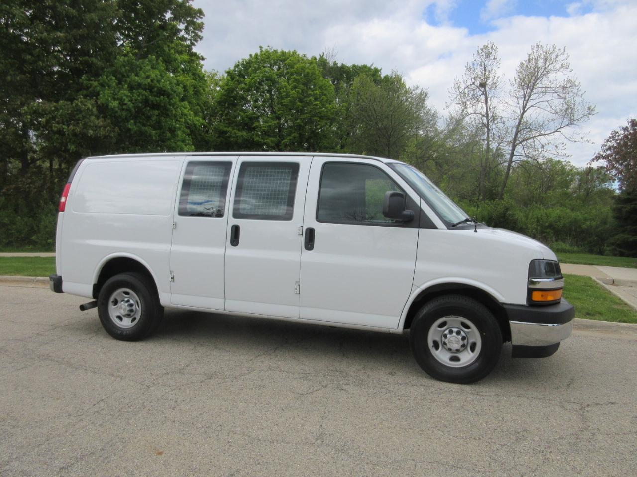 Chevrolet Express Cargo Van RWD 2500 135" 2019