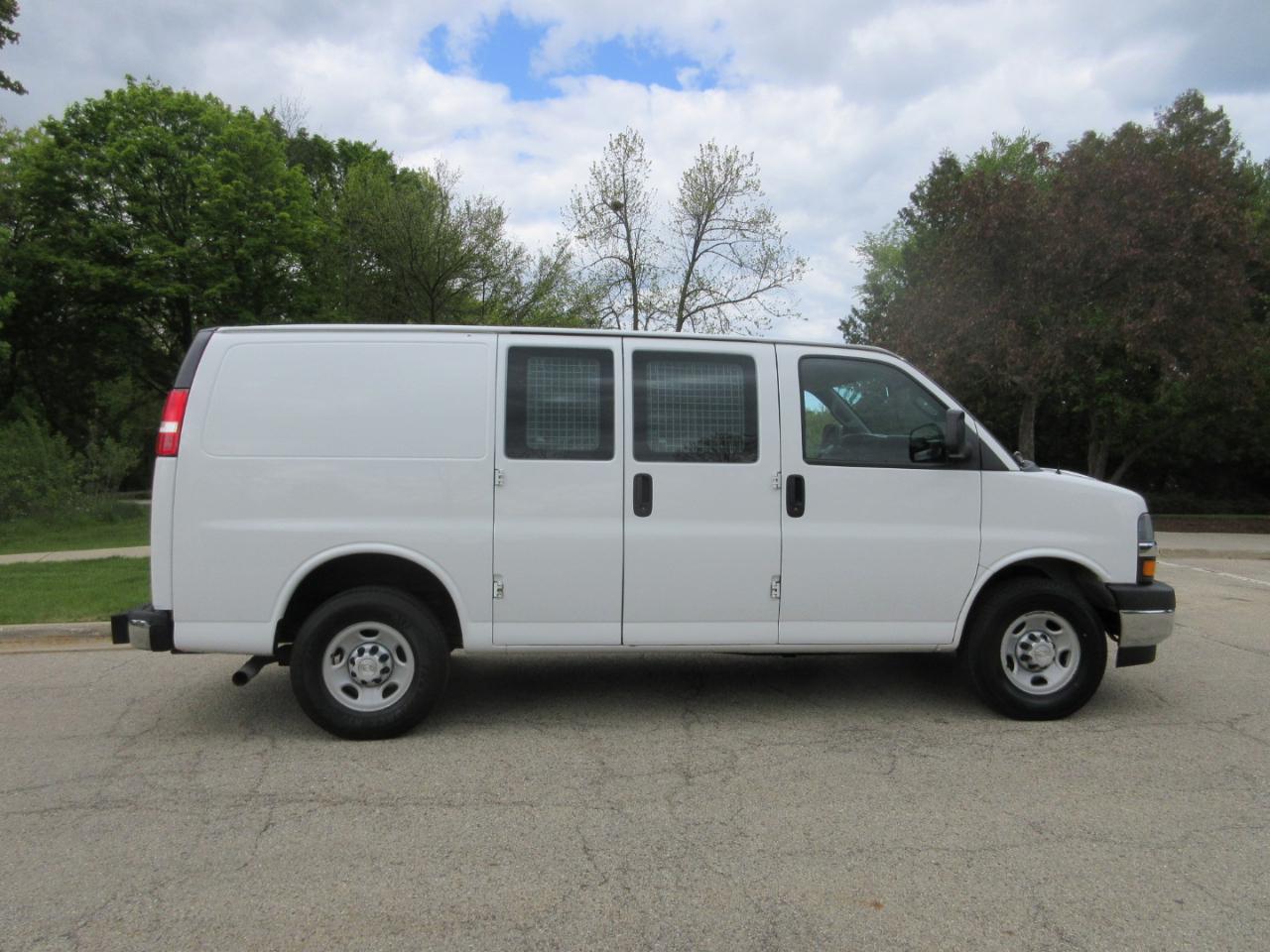 Chevrolet Express Cargo Van RWD 2500 135" 2019