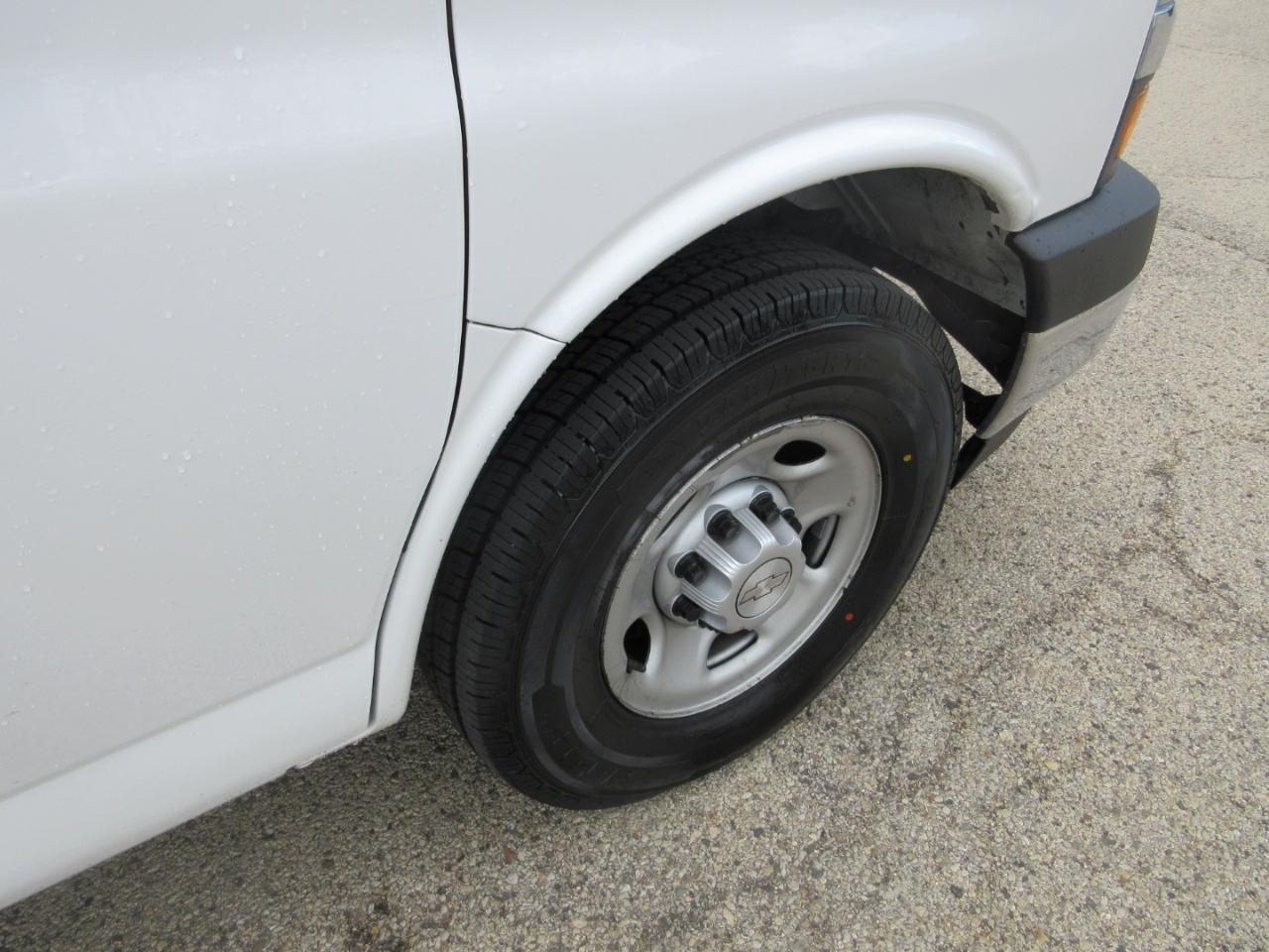 Chevrolet Express Cargo Van RWD 2500 135" 2019