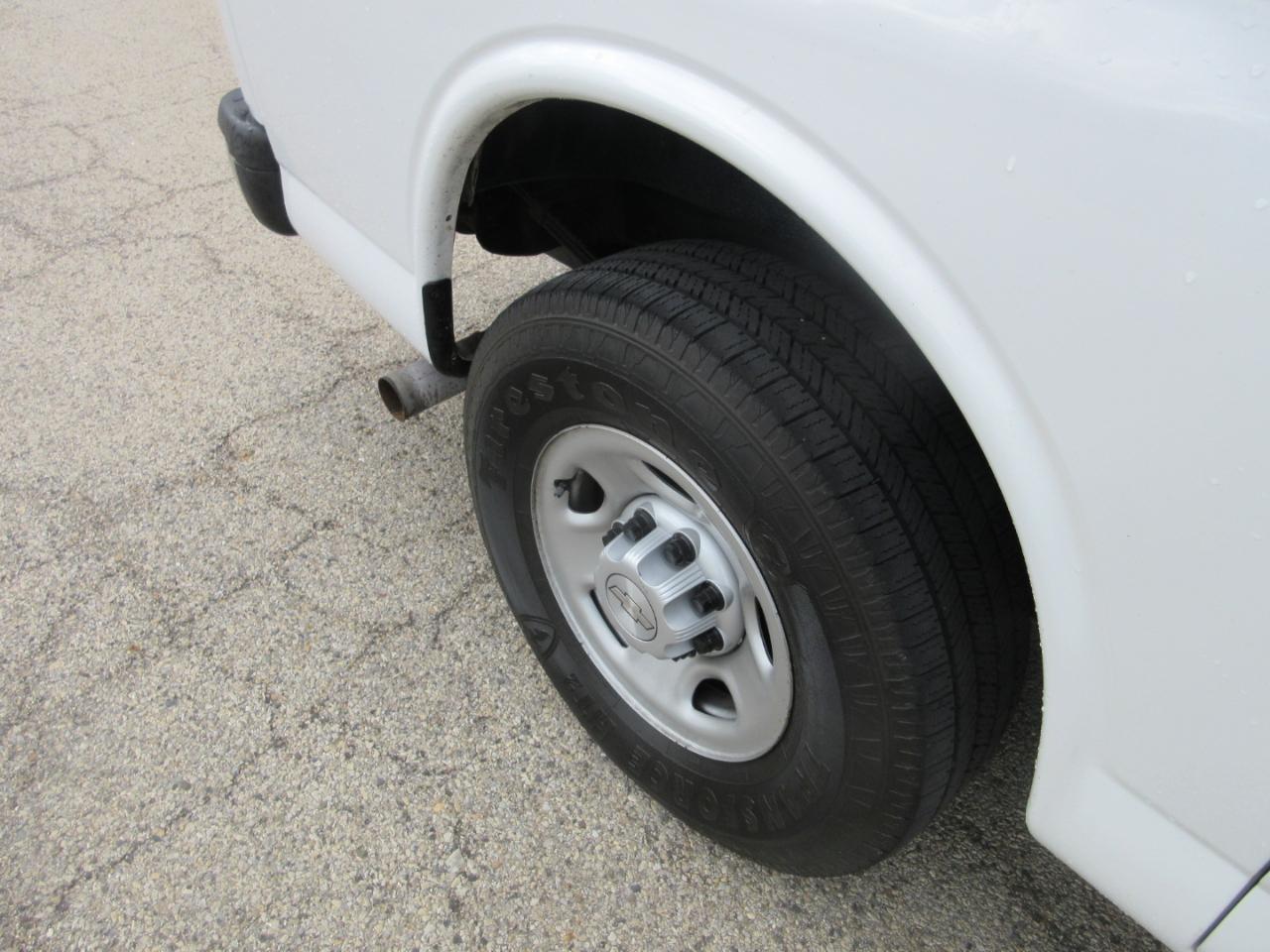 Chevrolet Express Cargo Van RWD 2500 135" 2019