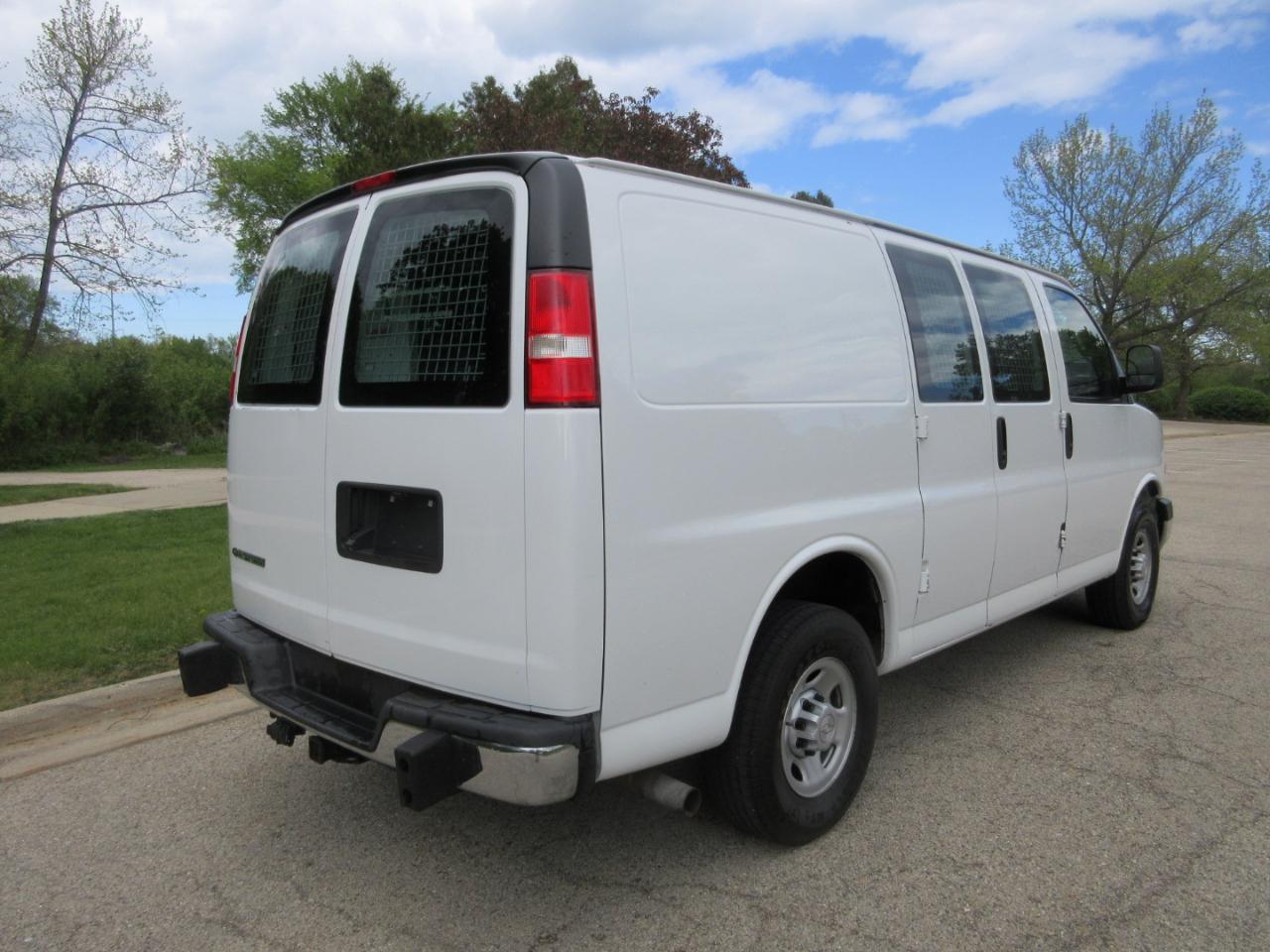 Chevrolet Express Cargo Van RWD 2500 135" 2019