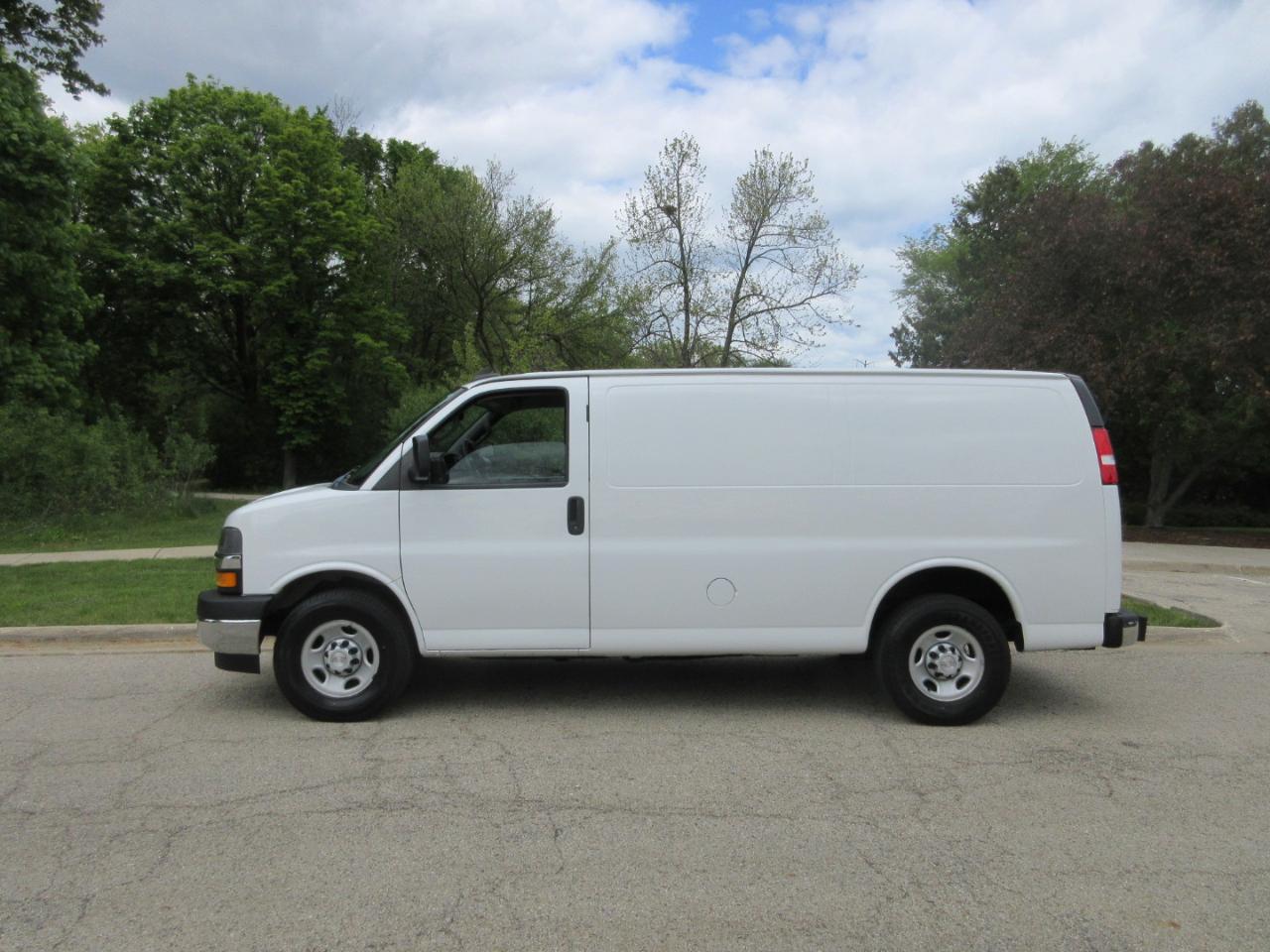 Chevrolet Express Cargo Van RWD 2500 135" 2019
