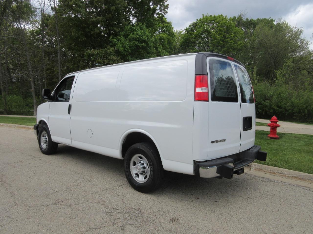 Chevrolet Express Cargo Van RWD 2500 135" 2019