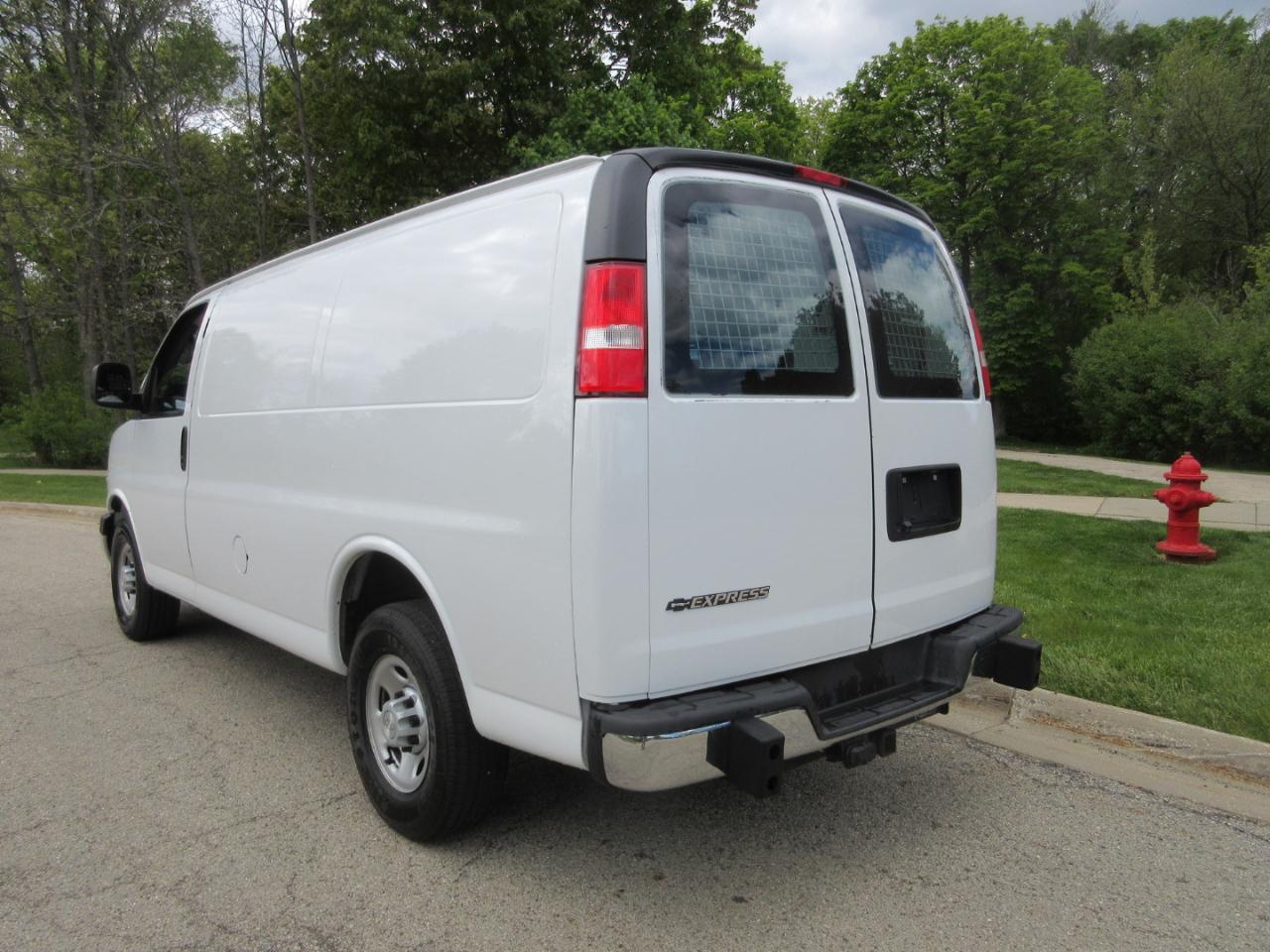 Chevrolet Express Cargo Van RWD 2500 135" 2019