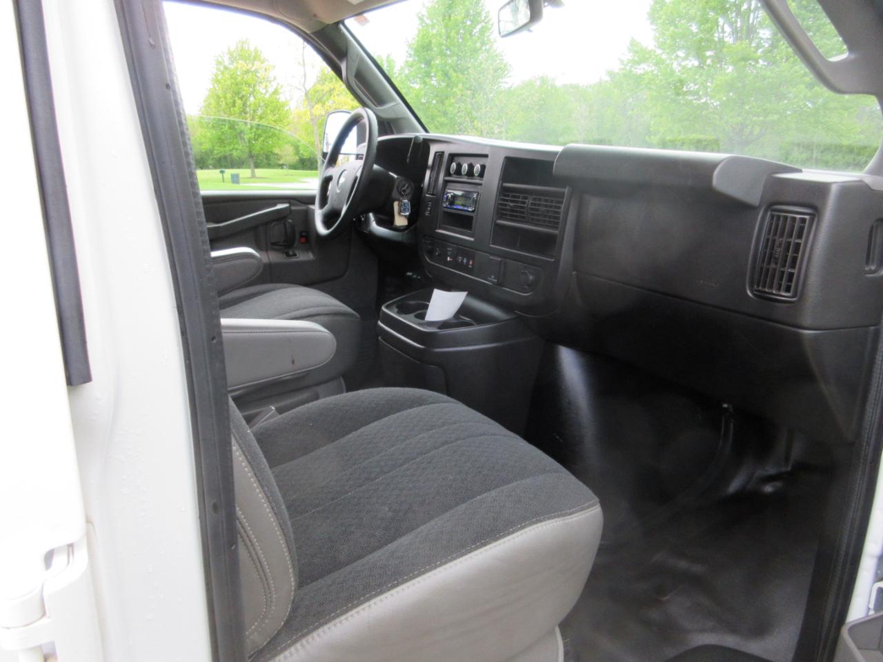 Chevrolet Express Cargo Van RWD 2500 135" 2019