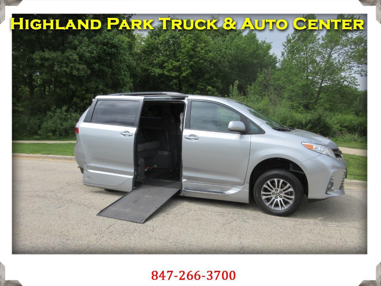 Toyota Sienna XLE Auto Access Seat FWD 7-Passenger (Natl) 2020