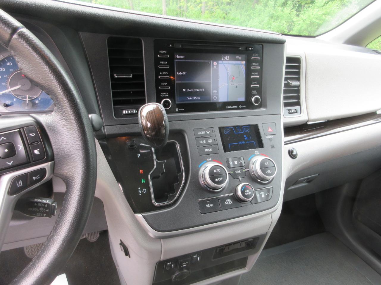Toyota Sienna XLE Auto Access Seat FWD 7-Passenger (Natl) 2020