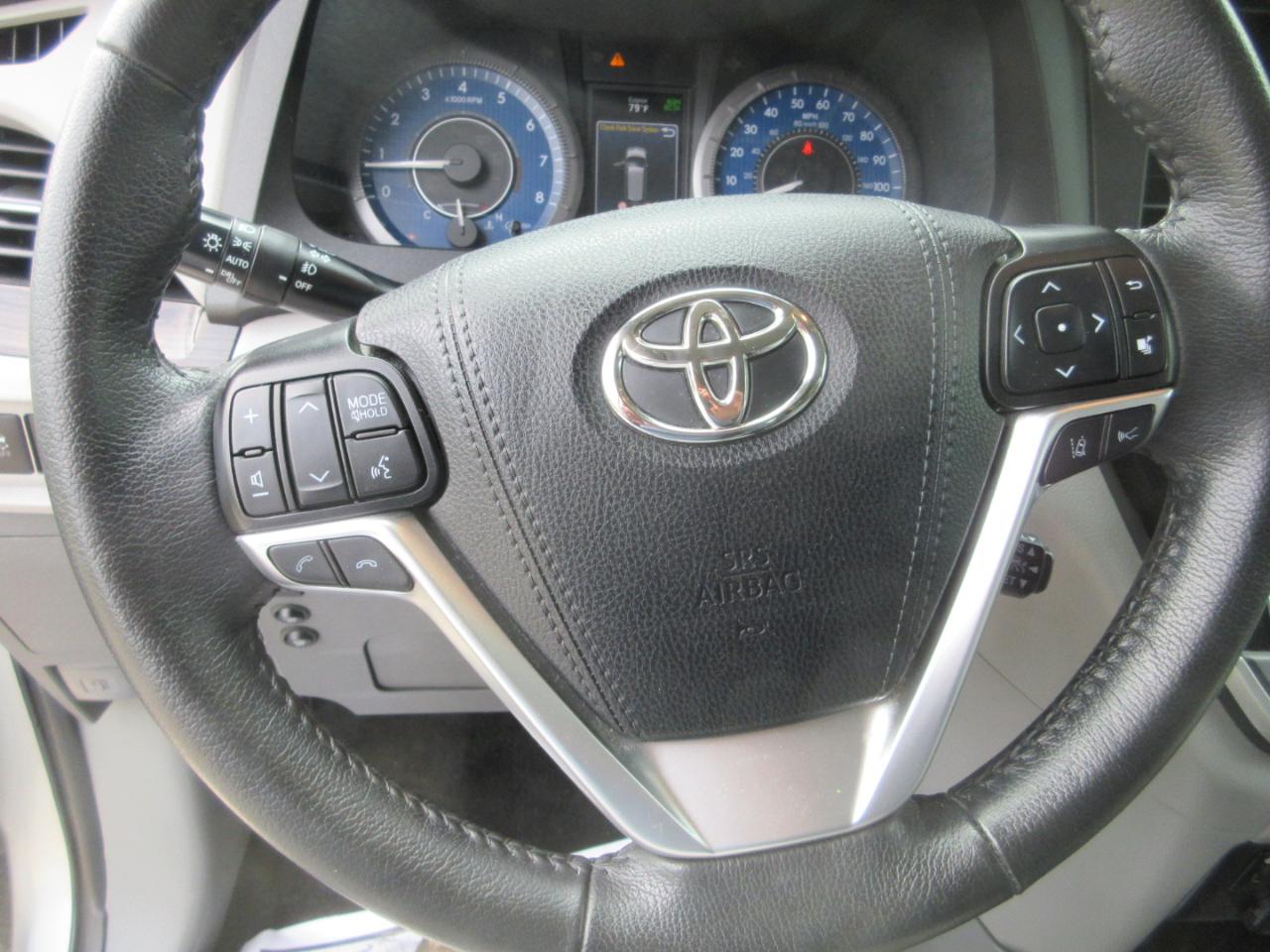 Toyota Sienna XLE Auto Access Seat FWD 7-Passenger (Natl) 2020
