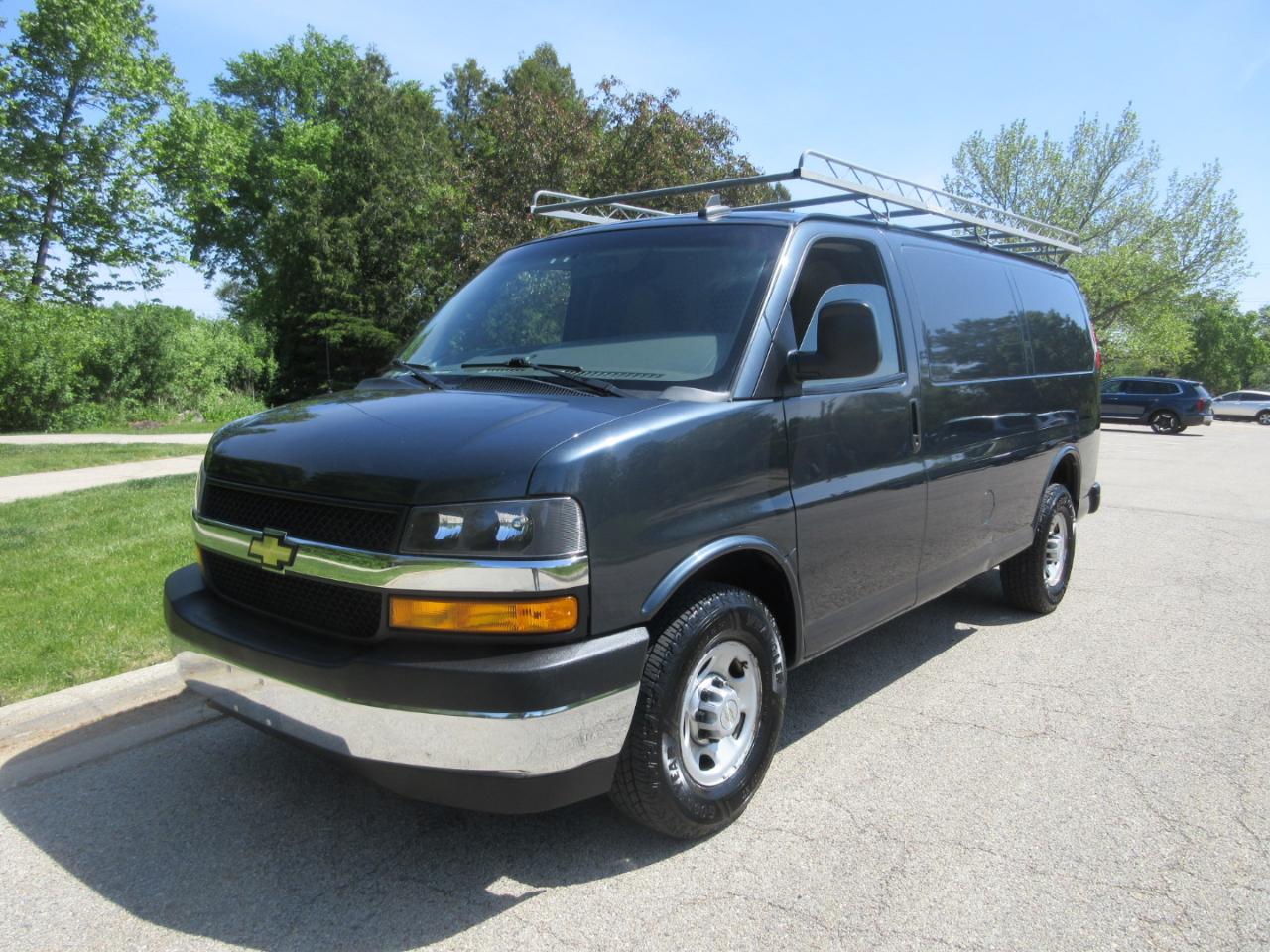 Chevrolet Express Cargo Van RWD 2500 135" 2020