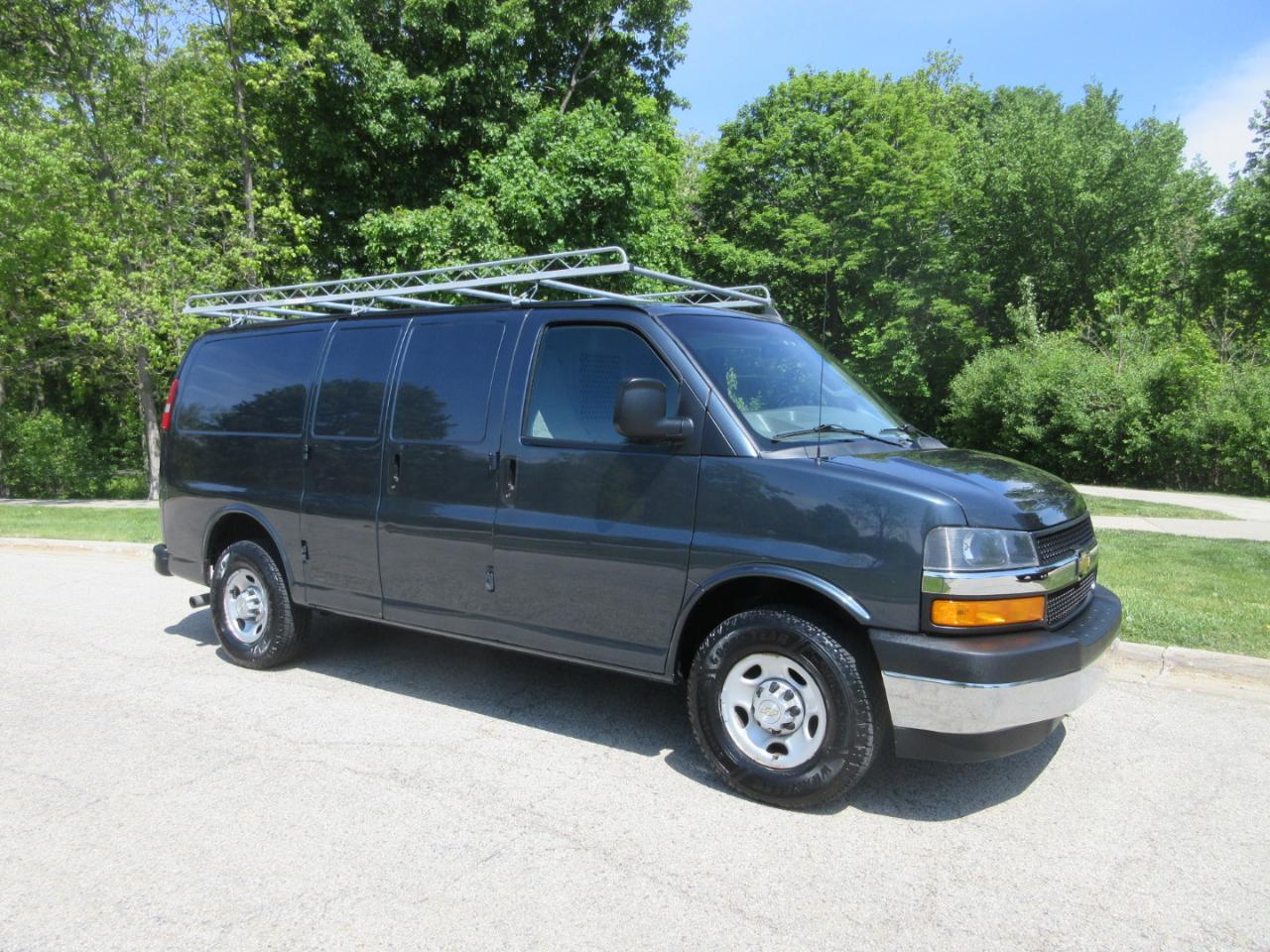 Chevrolet Express Cargo Van RWD 2500 135" 2020