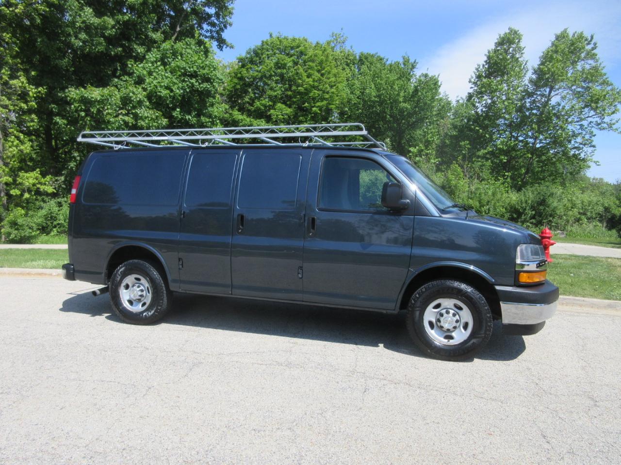 Chevrolet Express Cargo Van RWD 2500 135" 2020