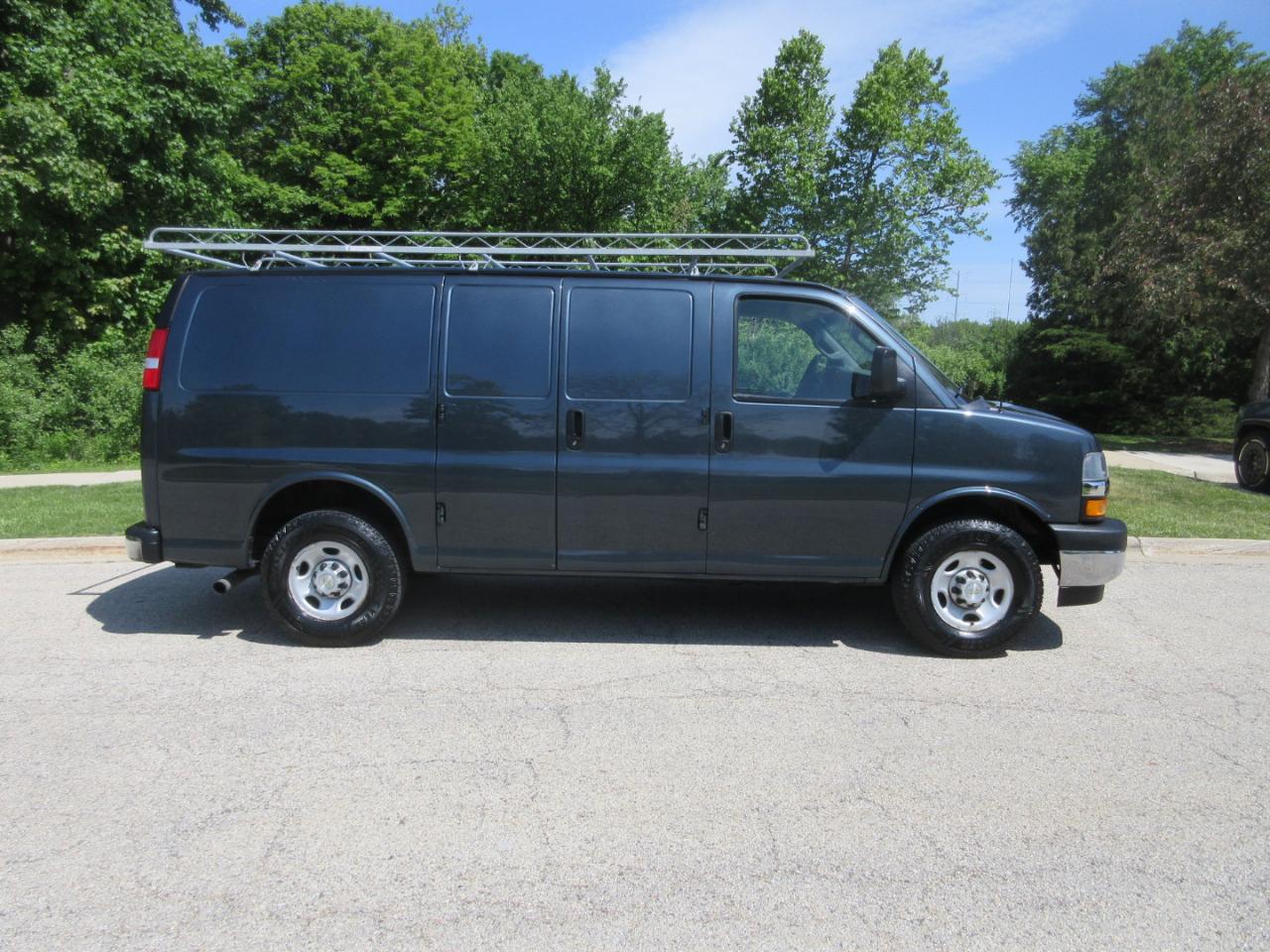 Chevrolet Express Cargo Van RWD 2500 135" 2020