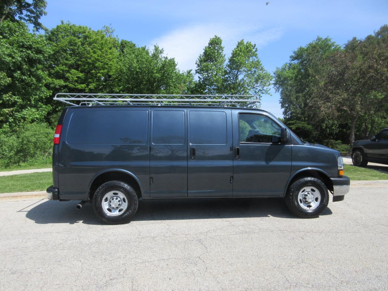 Chevrolet Express Cargo Van RWD 2500 135" 2020