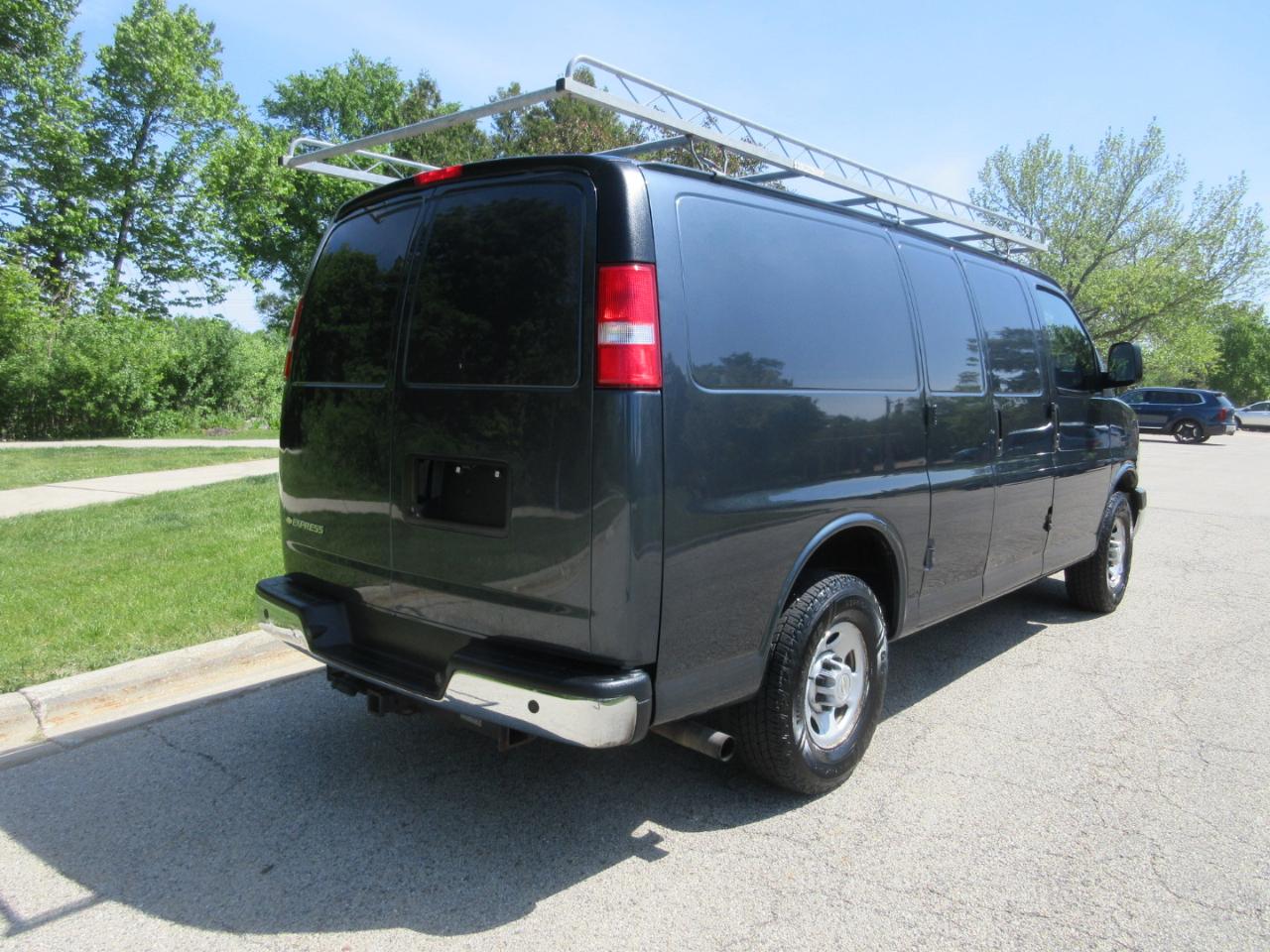 Chevrolet Express Cargo Van RWD 2500 135" 2020