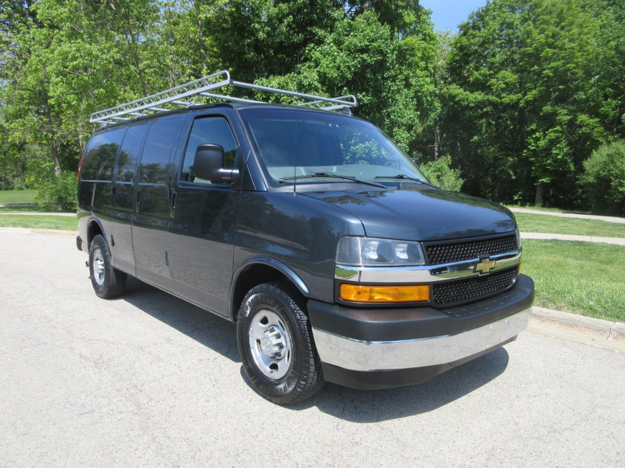 Chevrolet Express Cargo Van RWD 2500 135" 2020