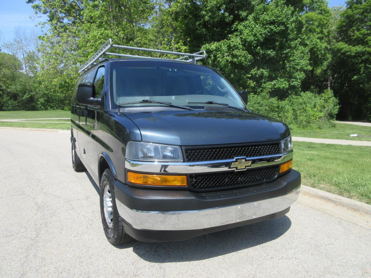 Chevrolet Express Cargo Van RWD 2500 135" 2020