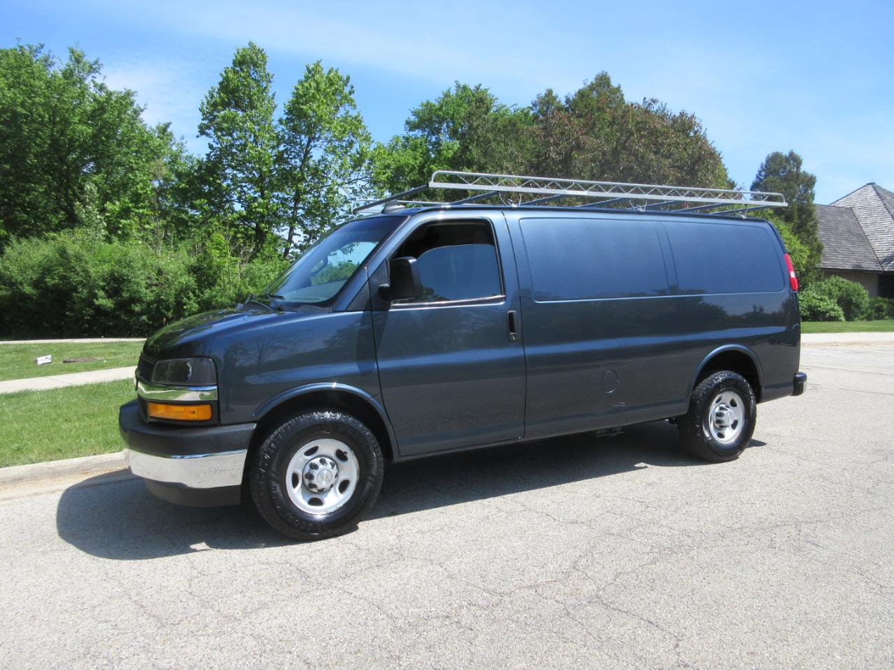 Chevrolet Express Cargo Van RWD 2500 135" 2020