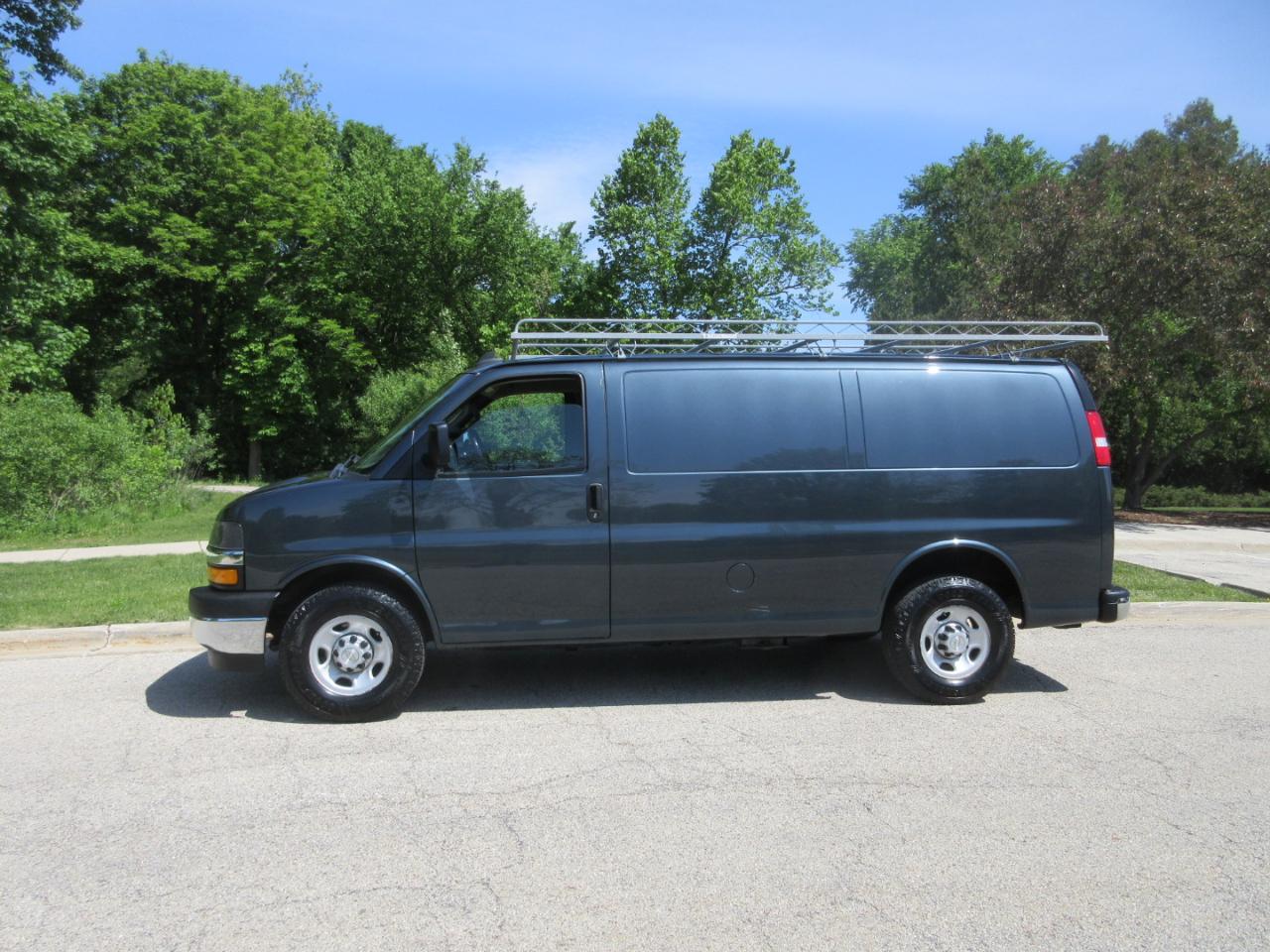 Chevrolet Express Cargo Van RWD 2500 135" 2020
