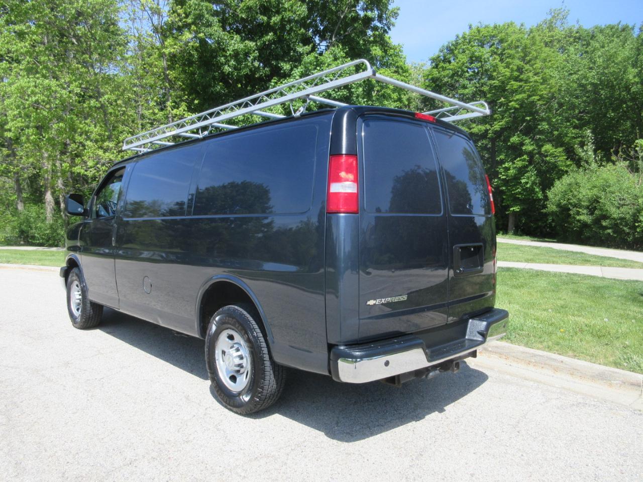 Chevrolet Express Cargo Van RWD 2500 135" 2020