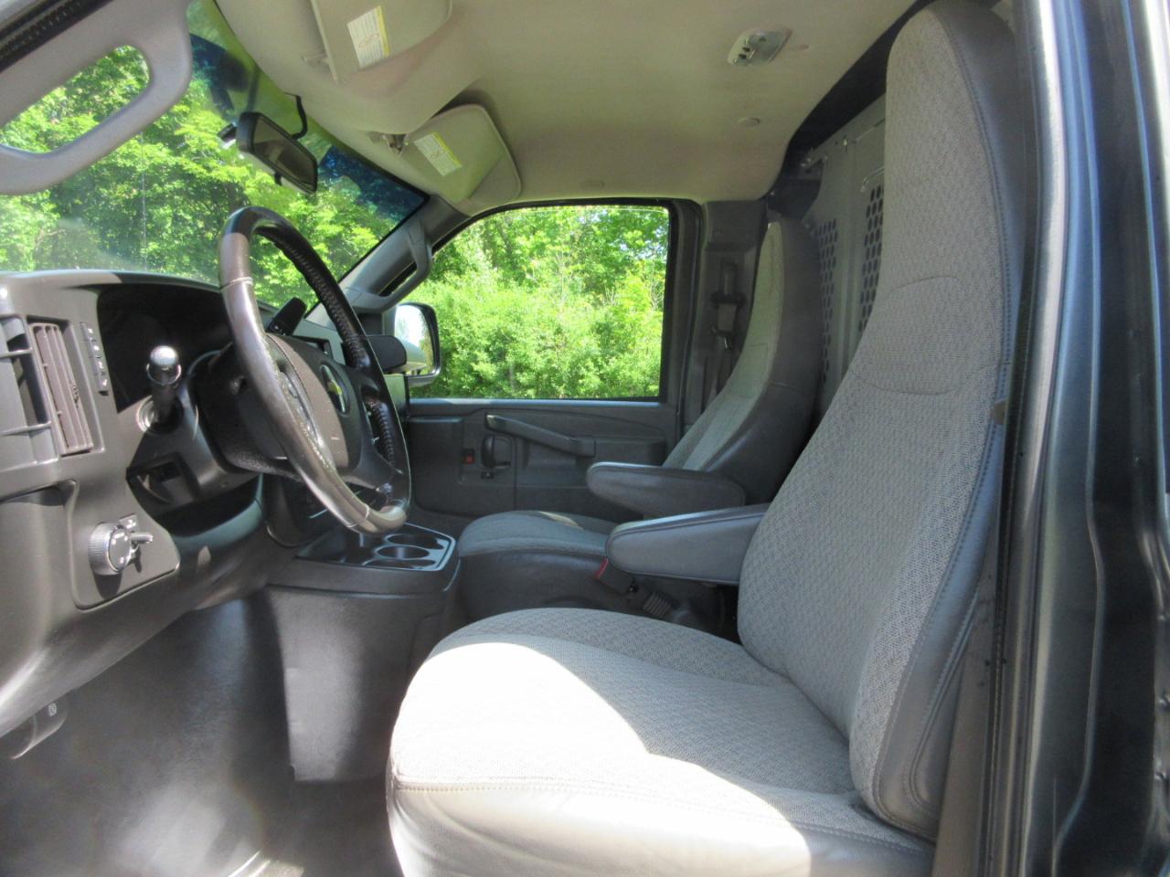 Chevrolet Express Cargo Van RWD 2500 135" 2020