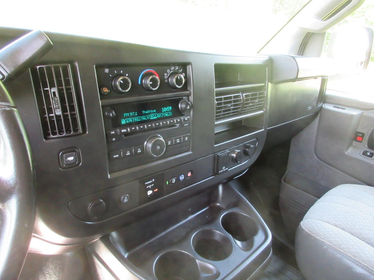Chevrolet Express Cargo Van RWD 2500 135" 2020