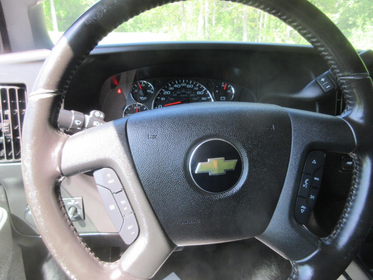 Chevrolet Express Cargo Van RWD 2500 135" 2020