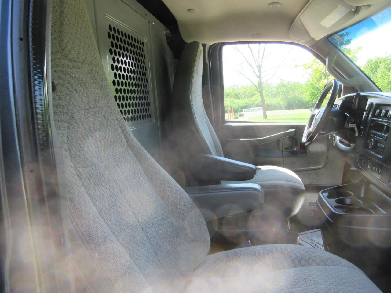 Chevrolet Express Cargo Van RWD 2500 135" 2020