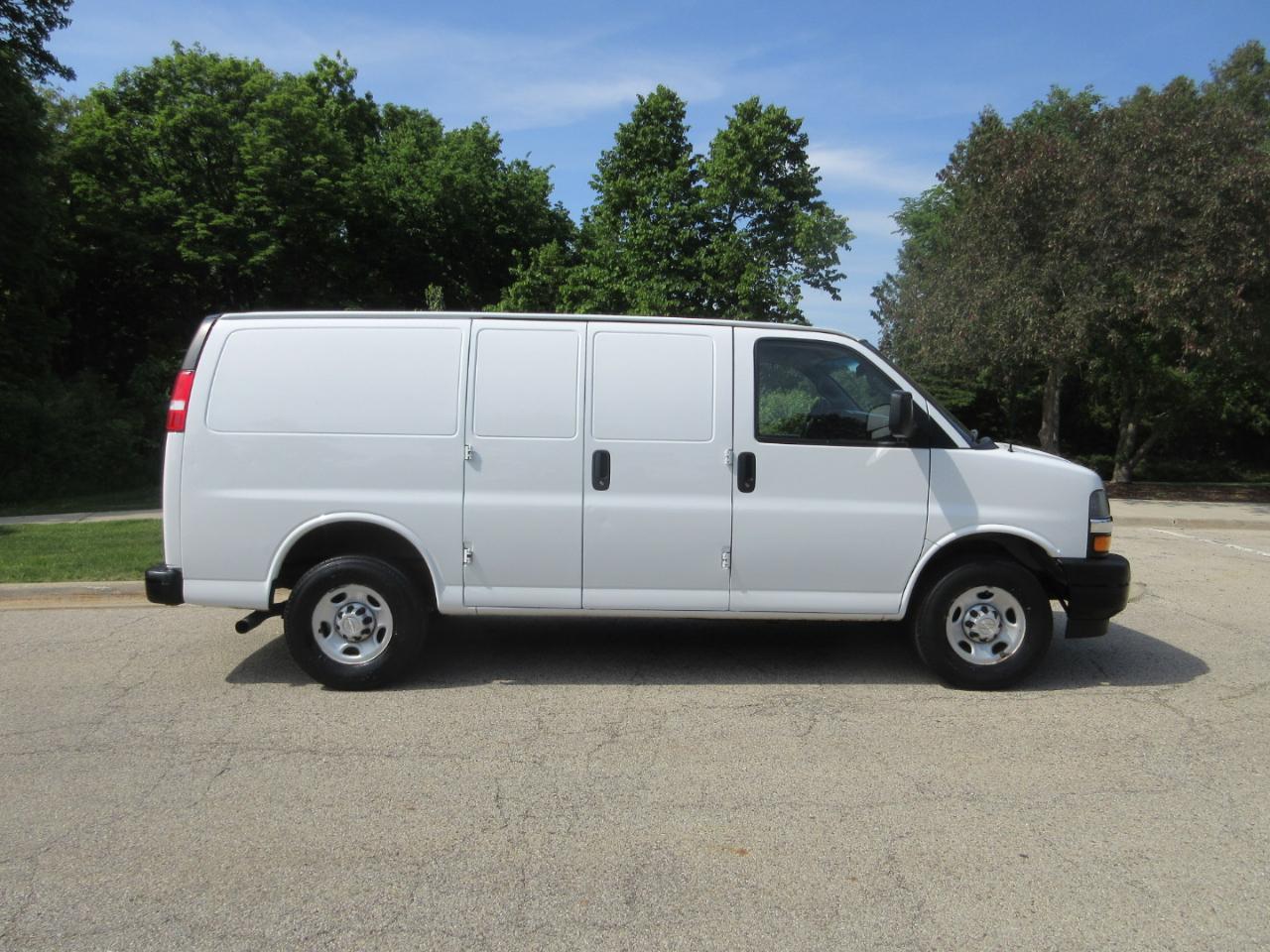 Chevrolet Express Cargo Van RWD 2500 135" 2019