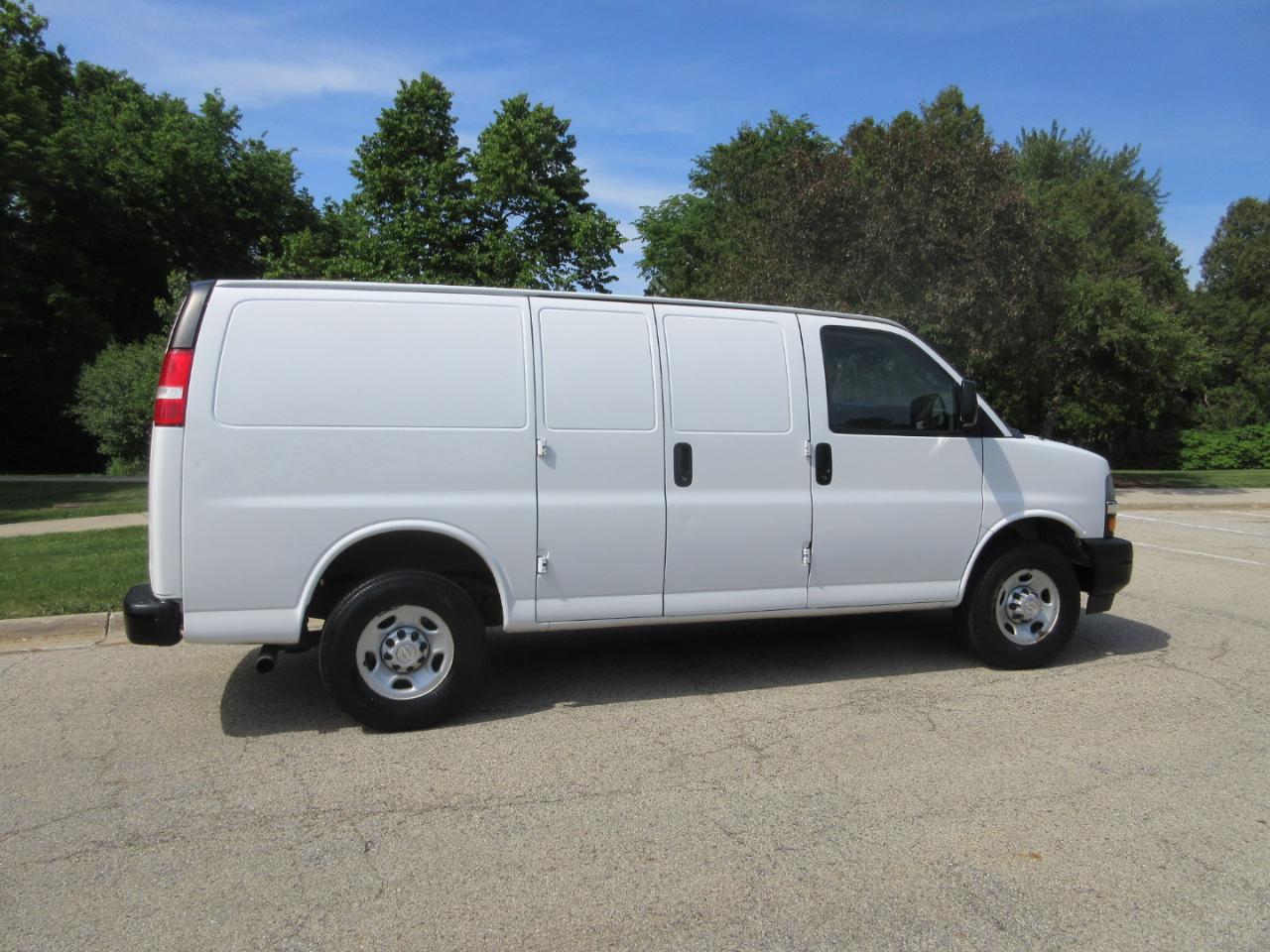 Chevrolet Express Cargo Van RWD 2500 135" 2019