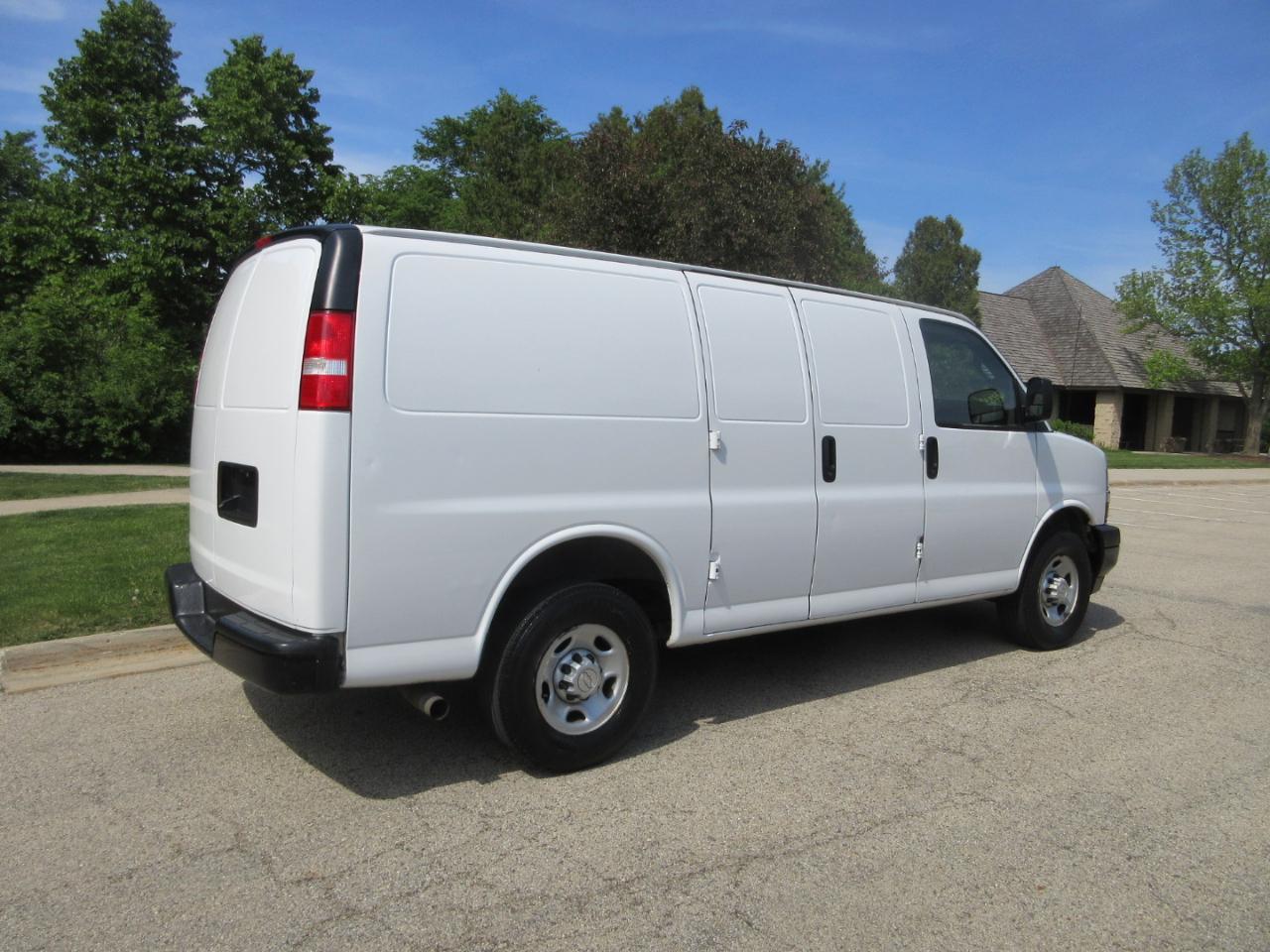 Chevrolet Express Cargo Van RWD 2500 135" 2019