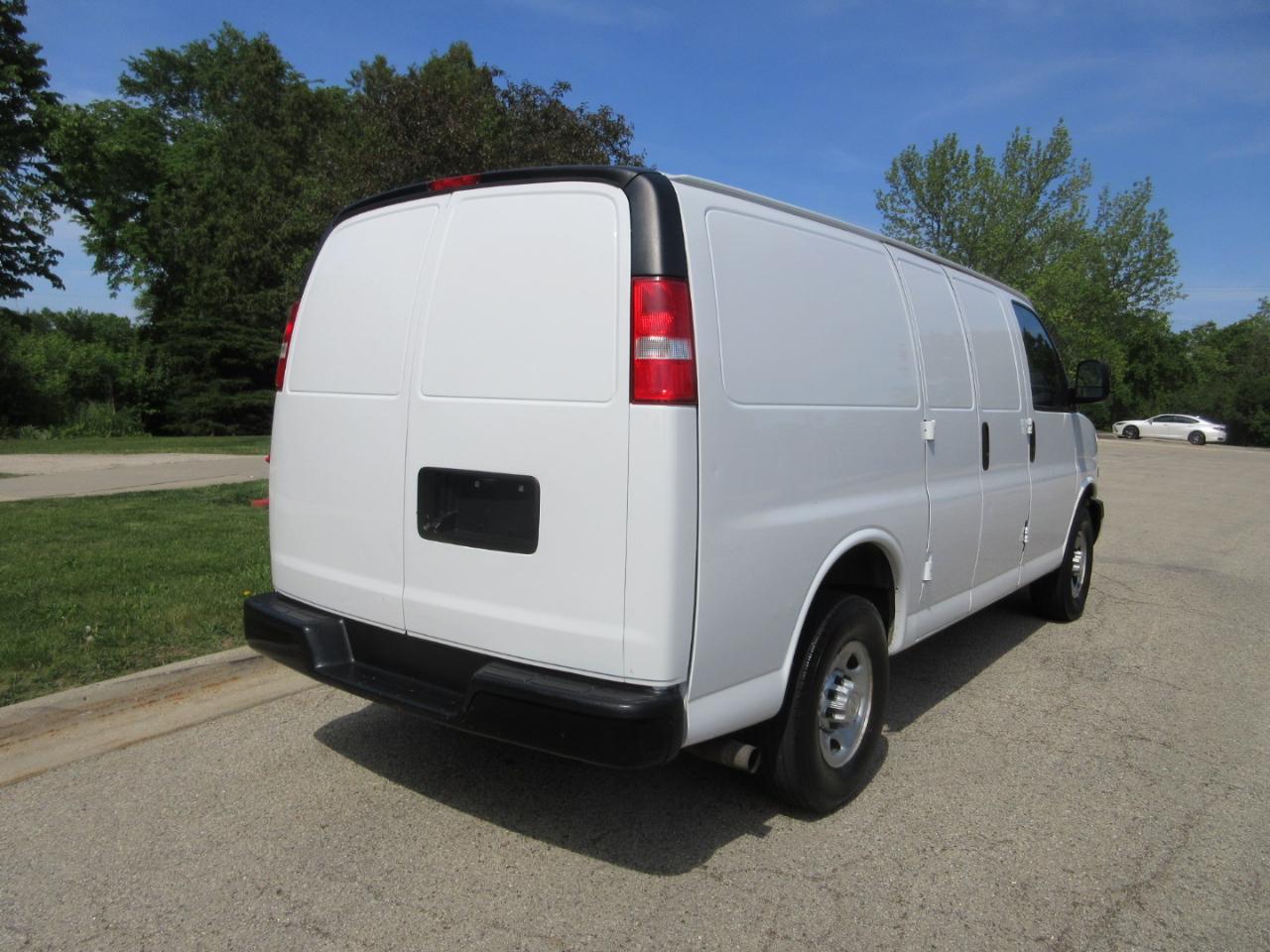 Chevrolet Express Cargo Van RWD 2500 135" 2019