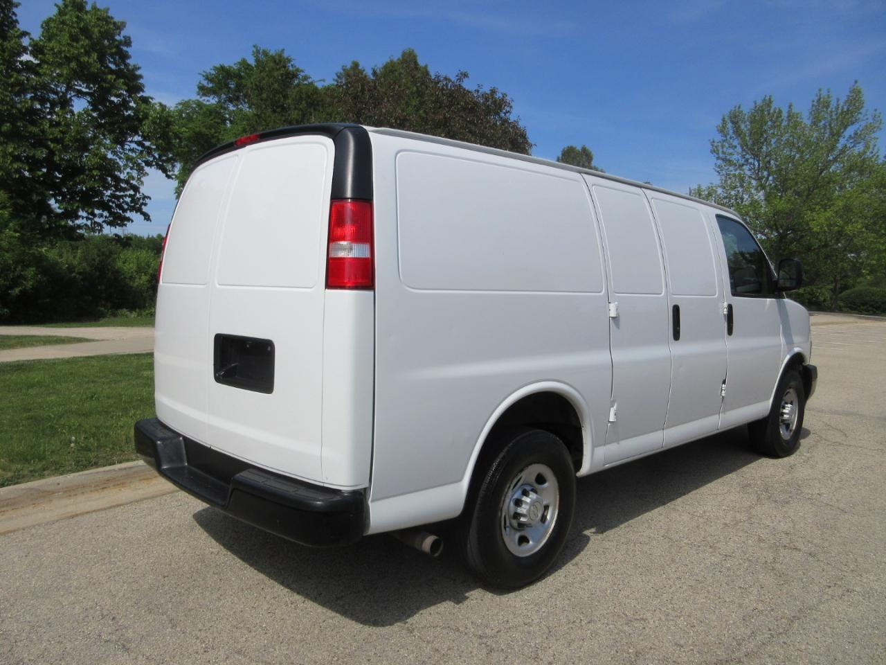 Chevrolet Express Cargo Van RWD 2500 135" 2019