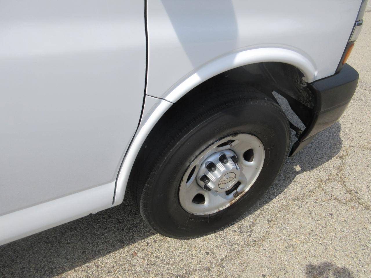 Chevrolet Express Cargo Van RWD 2500 135" 2019