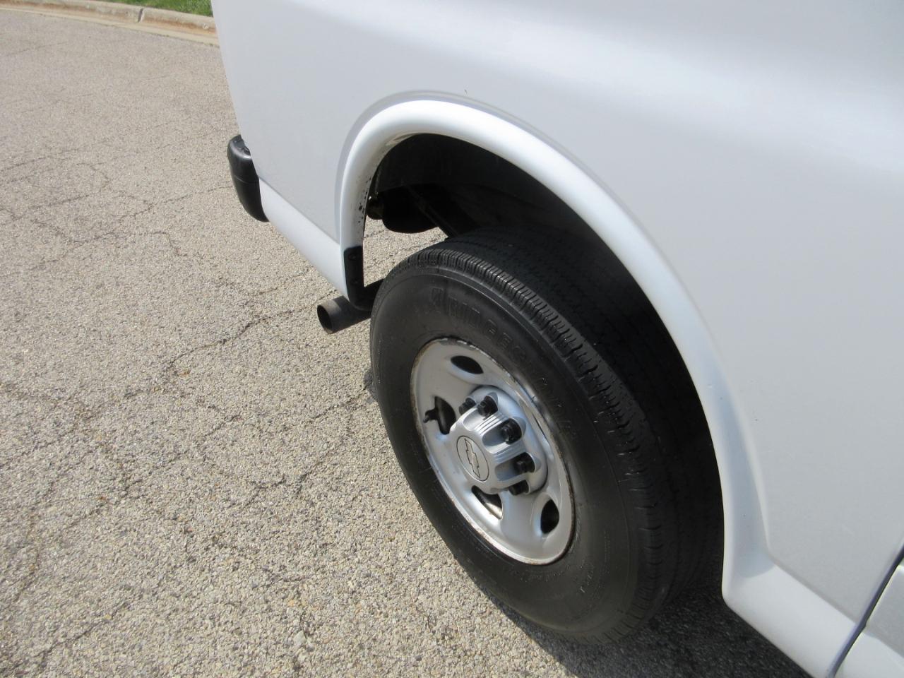 Chevrolet Express Cargo Van RWD 2500 135" 2019