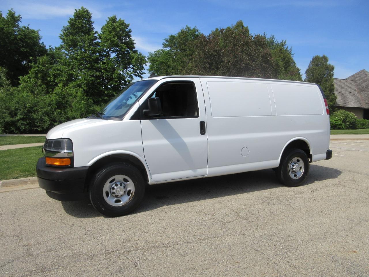 Chevrolet Express Cargo Van RWD 2500 135" 2019
