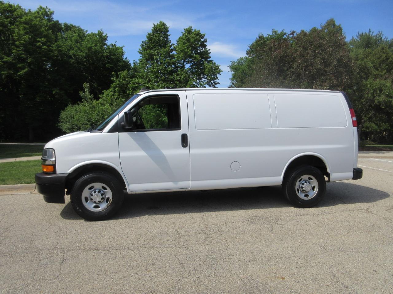 Chevrolet Express Cargo Van RWD 2500 135" 2019