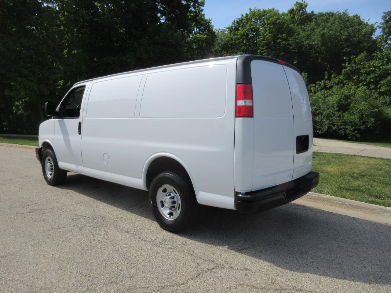 Chevrolet Express Cargo Van RWD 2500 135" 2019