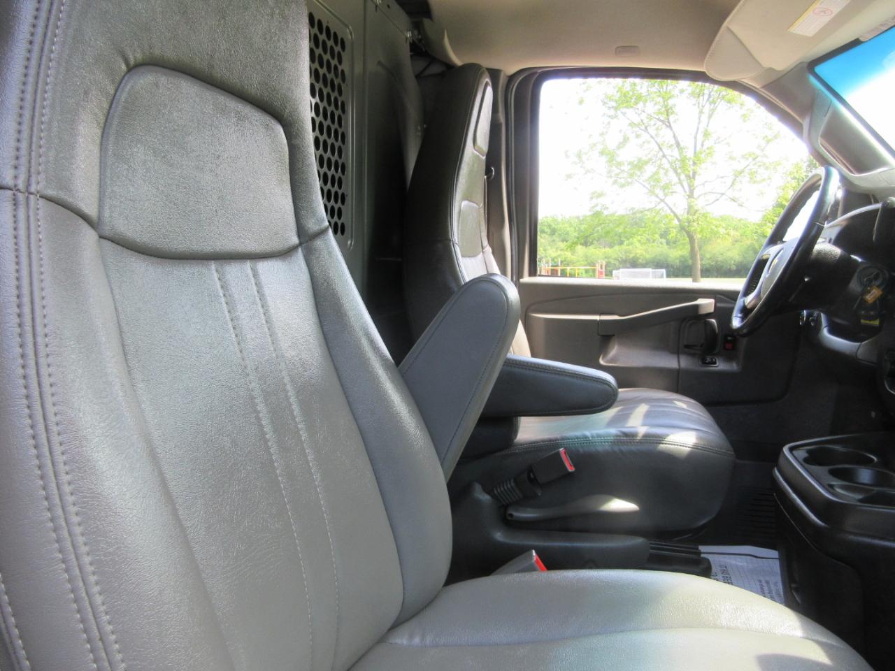 Chevrolet Express Cargo Van RWD 2500 135" 2019