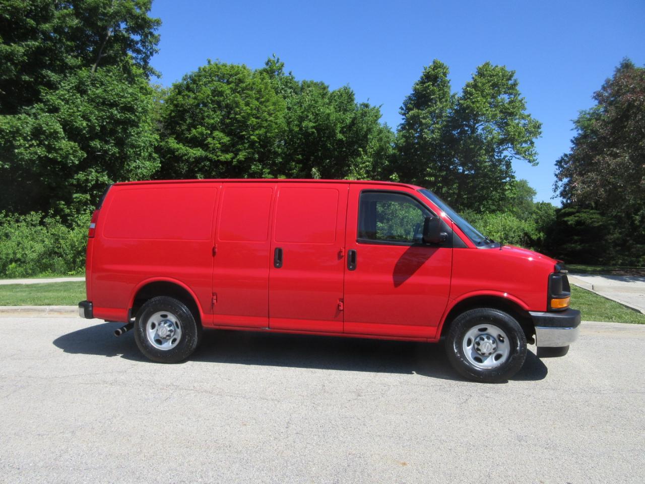 Chevrolet Express Cargo Van RWD 2500 135" 2017
