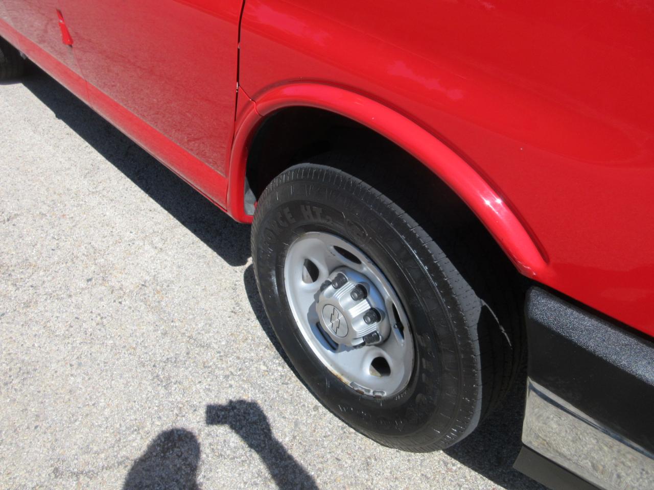 Chevrolet Express Cargo Van RWD 2500 135" 2017