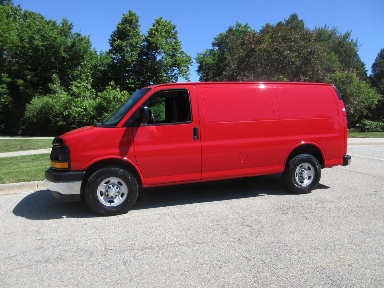 Chevrolet Express Cargo Van RWD 2500 135" 2017