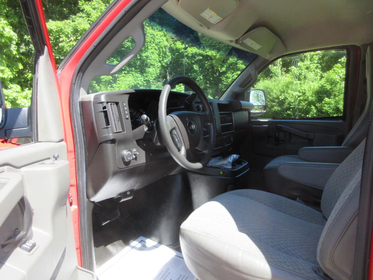 Chevrolet Express Cargo Van RWD 2500 135" 2017