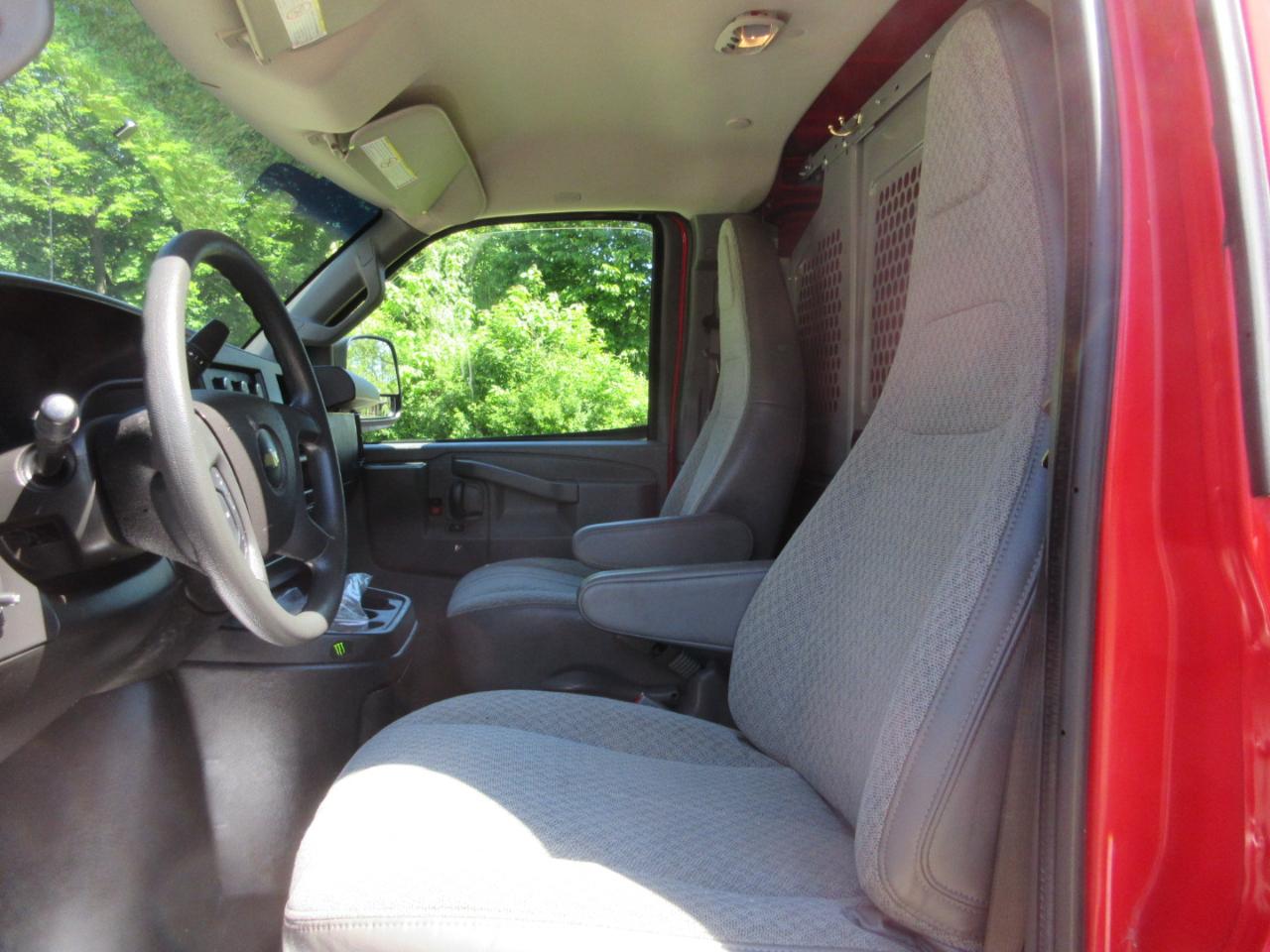Chevrolet Express Cargo Van RWD 2500 135" 2017