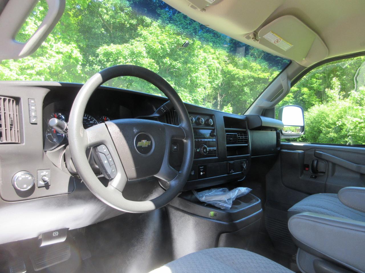 Chevrolet Express Cargo Van RWD 2500 135" 2017