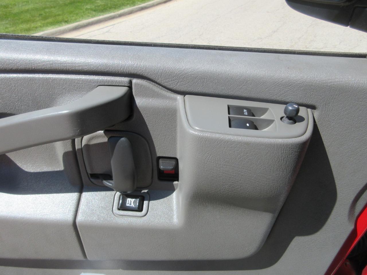 Chevrolet Express Cargo Van RWD 2500 135" 2017