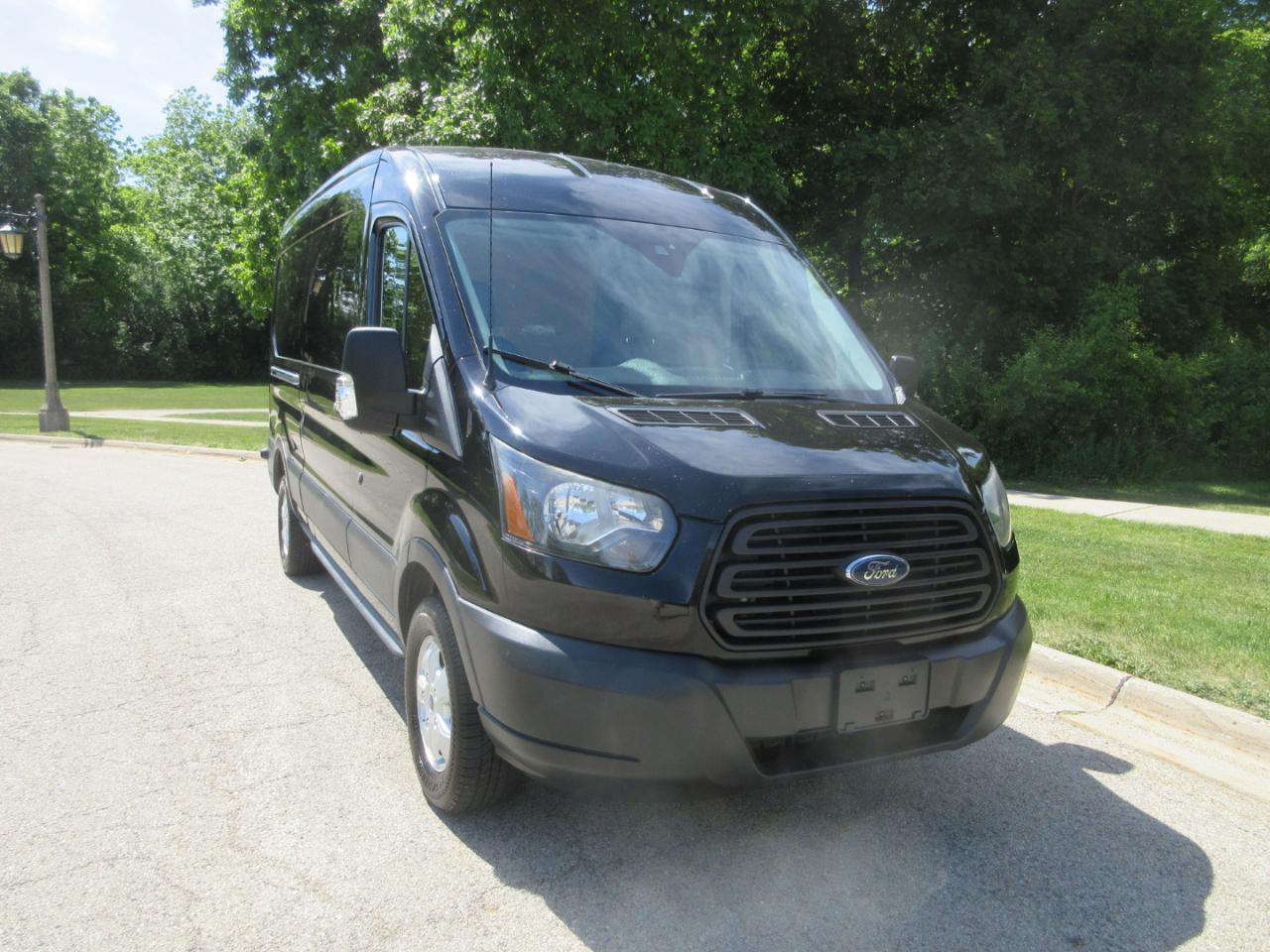 Ford Transit Van T-250 148" Med Rf 9000 GVWR Sliding RH Dr 2017