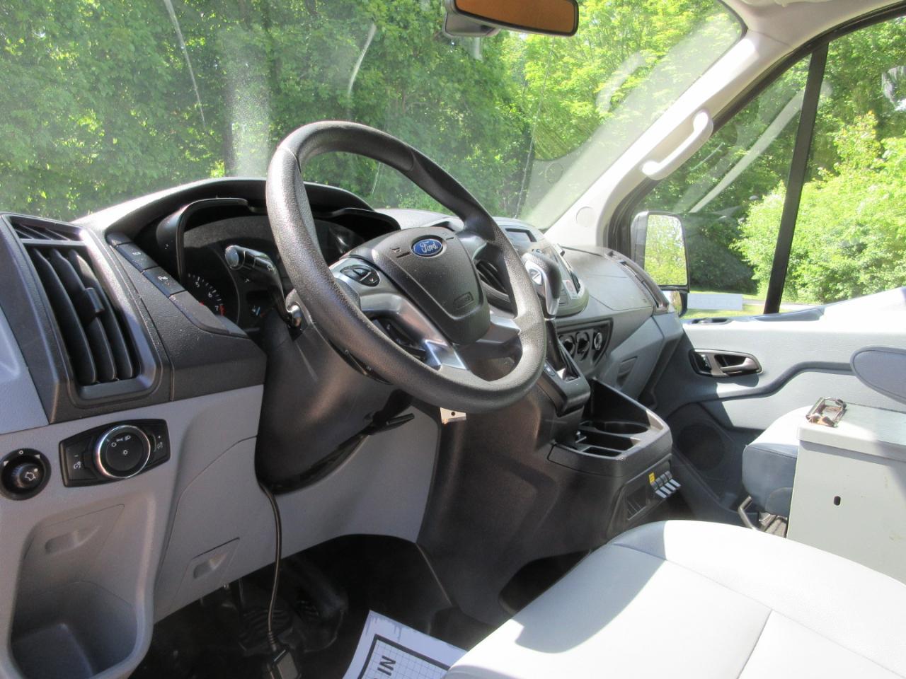 Ford Transit Van T-250 148" Med Rf 9000 GVWR Sliding RH Dr 2017