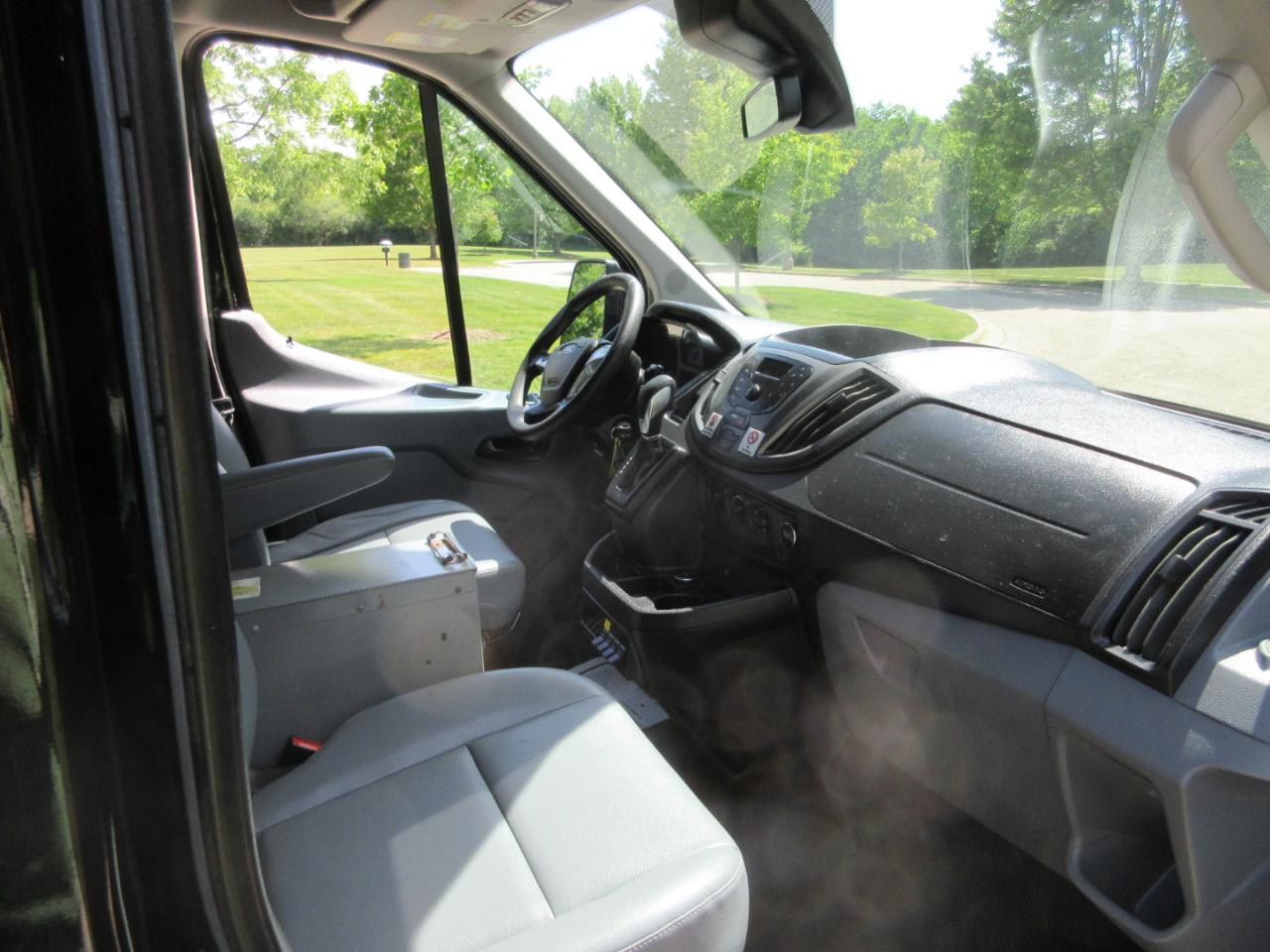 Ford Transit Van T-250 148" Med Rf 9000 GVWR Sliding RH Dr 2017