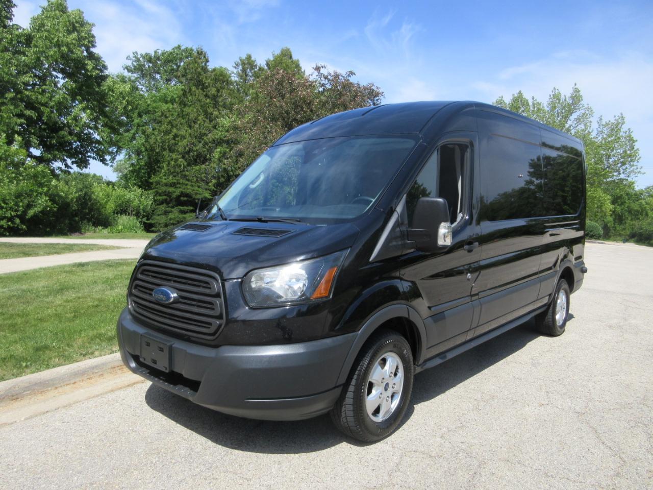 Ford Transit Van T-250 148" Med Rf 9000 GVWR Sliding RH Dr 2017