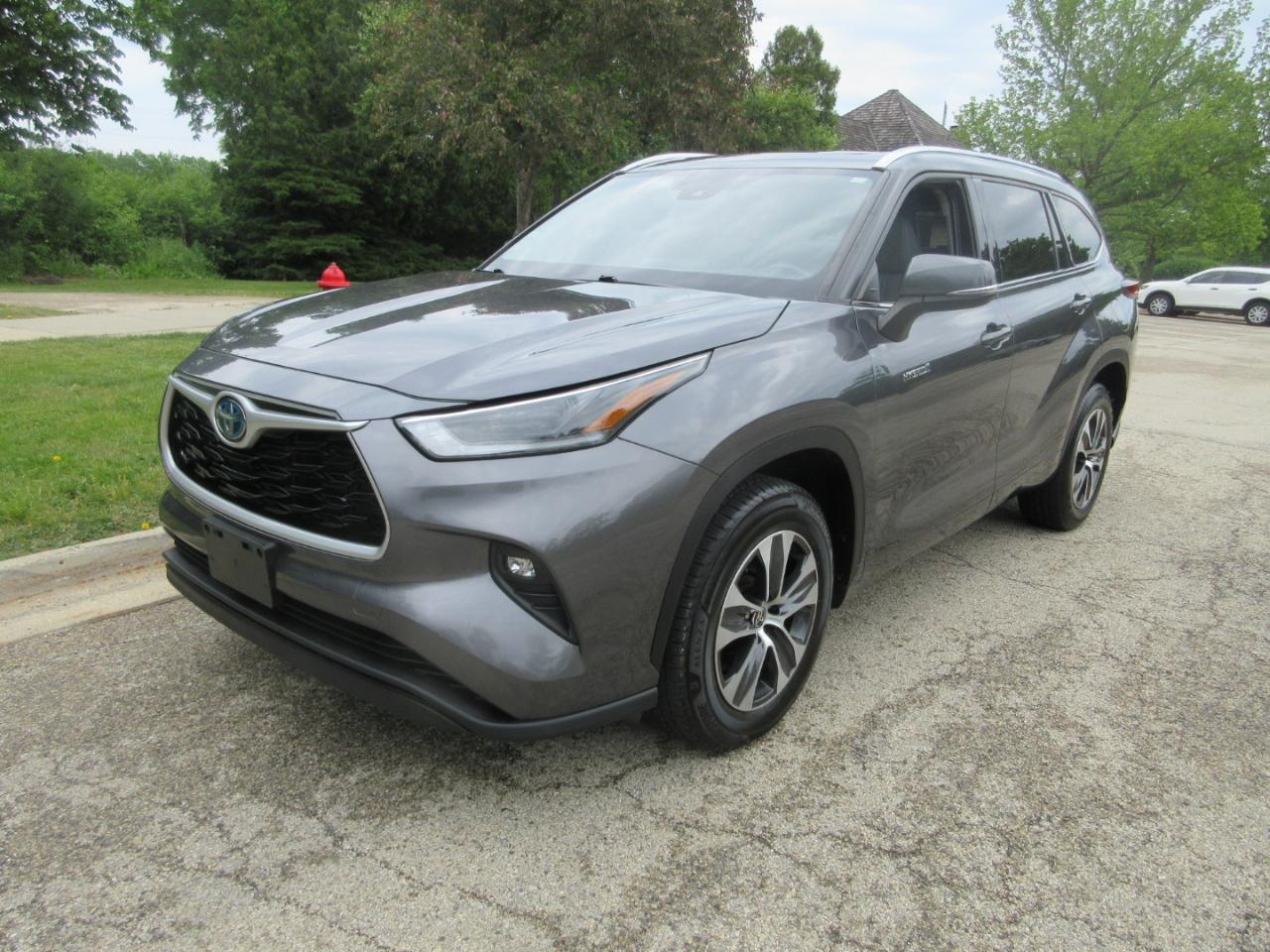 Toyota Highlander Hybrid XLE FWD (Natl) 2021